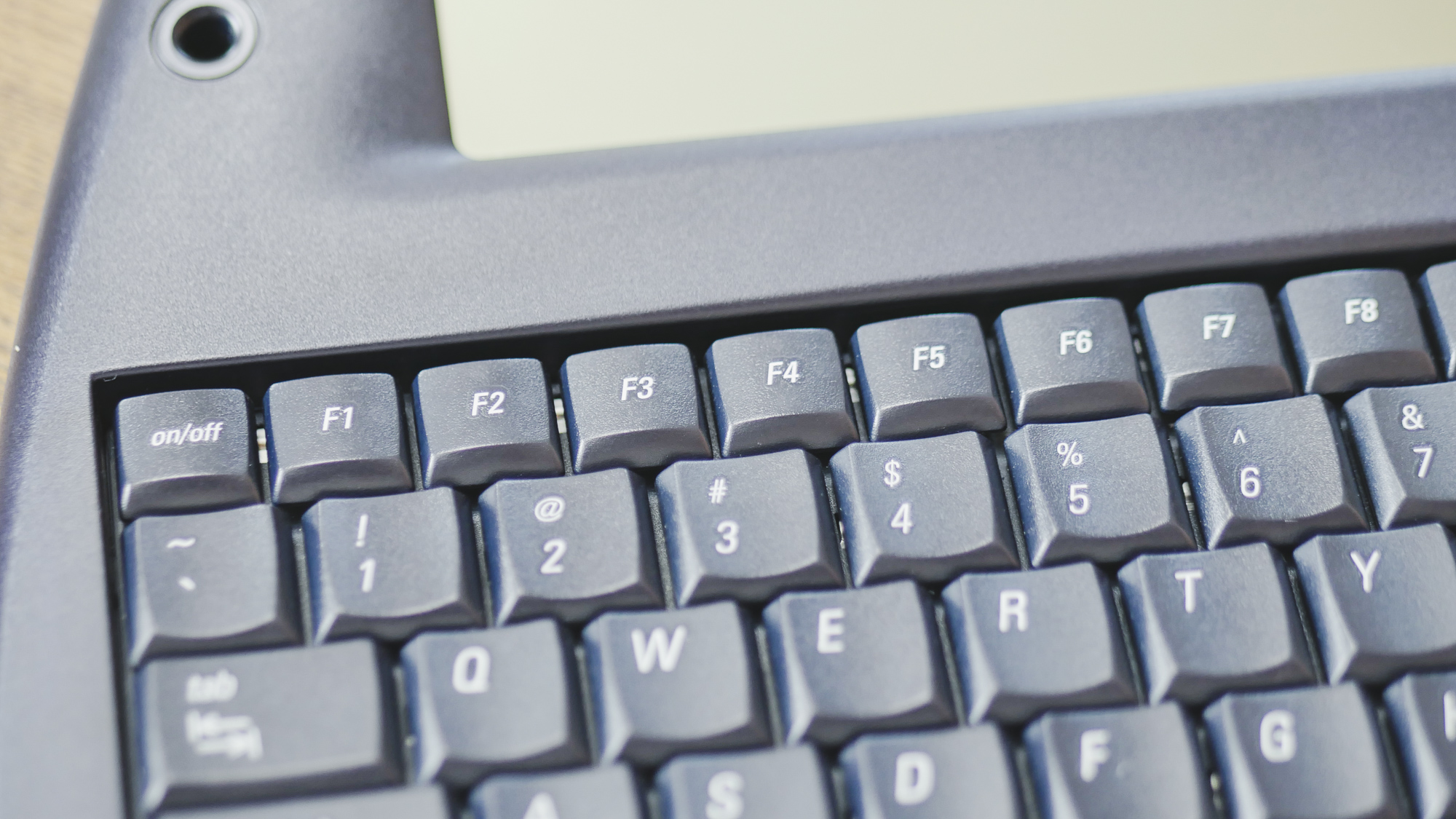 Retro Writing 10 – AlphaSmart DANA – Mateusz Urbanowicz